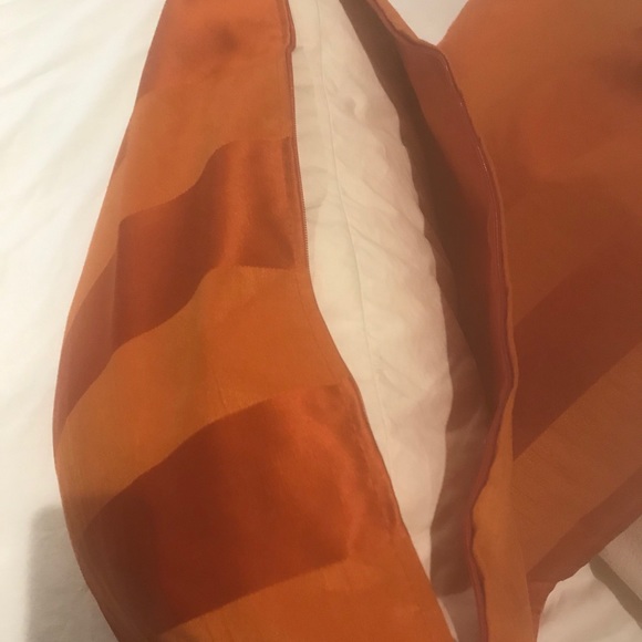 Set of two pillow covers - Picture 2 of 3